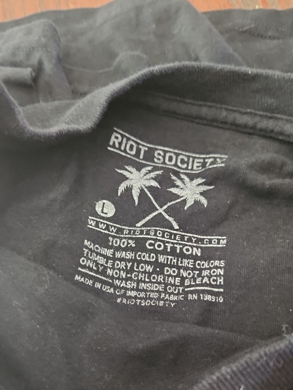 Riot Society Peanut Pagoda Men's Tee. Large - Picture 10 of 10